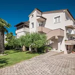 Apartments Aida