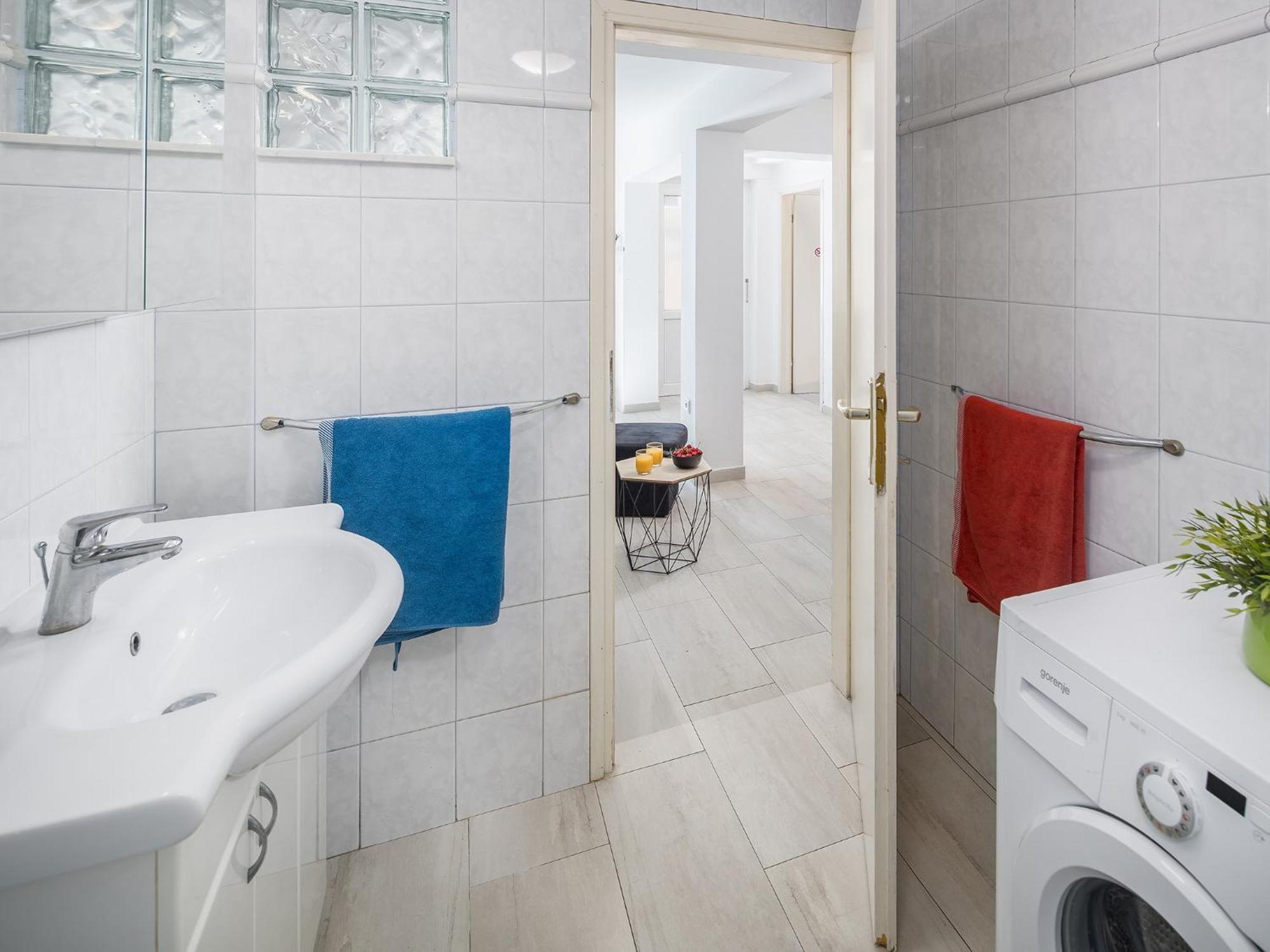 Apartment Aida *