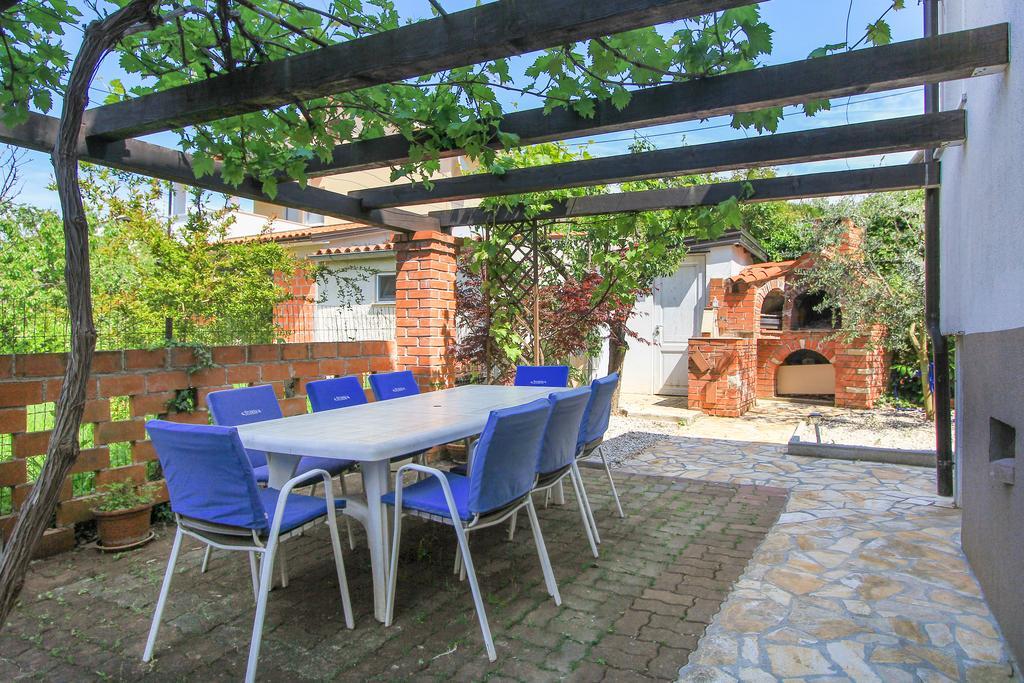 Apartment Aida *